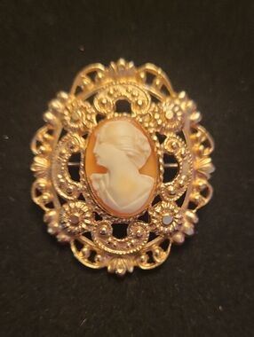 Vintage Coro Cameo Brooch